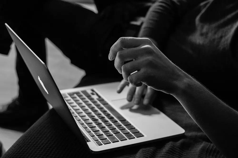 Contact 1 contact thedxg sergey zolkin UeY8aTI6d0 unsplash